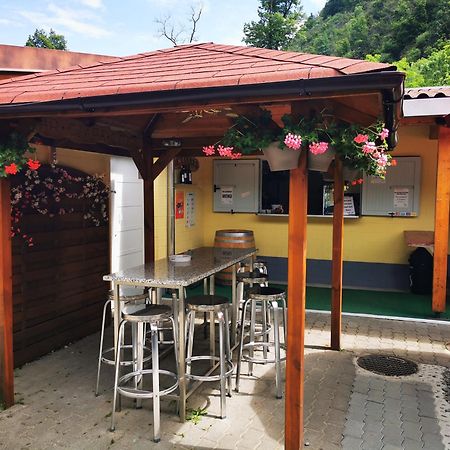 Camping Melezza Losone ภายนอก รูปภาพ