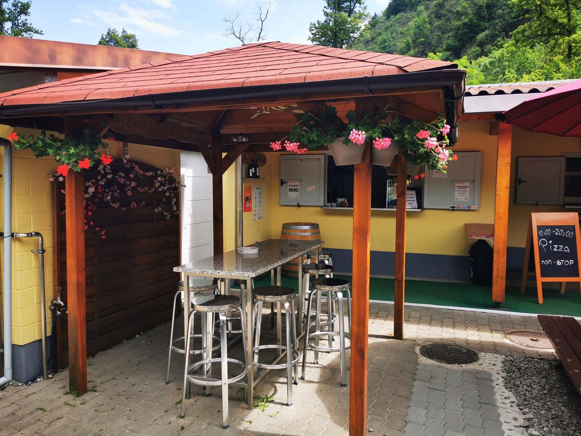 Camping Melezza Losone ภายนอก รูปภาพ