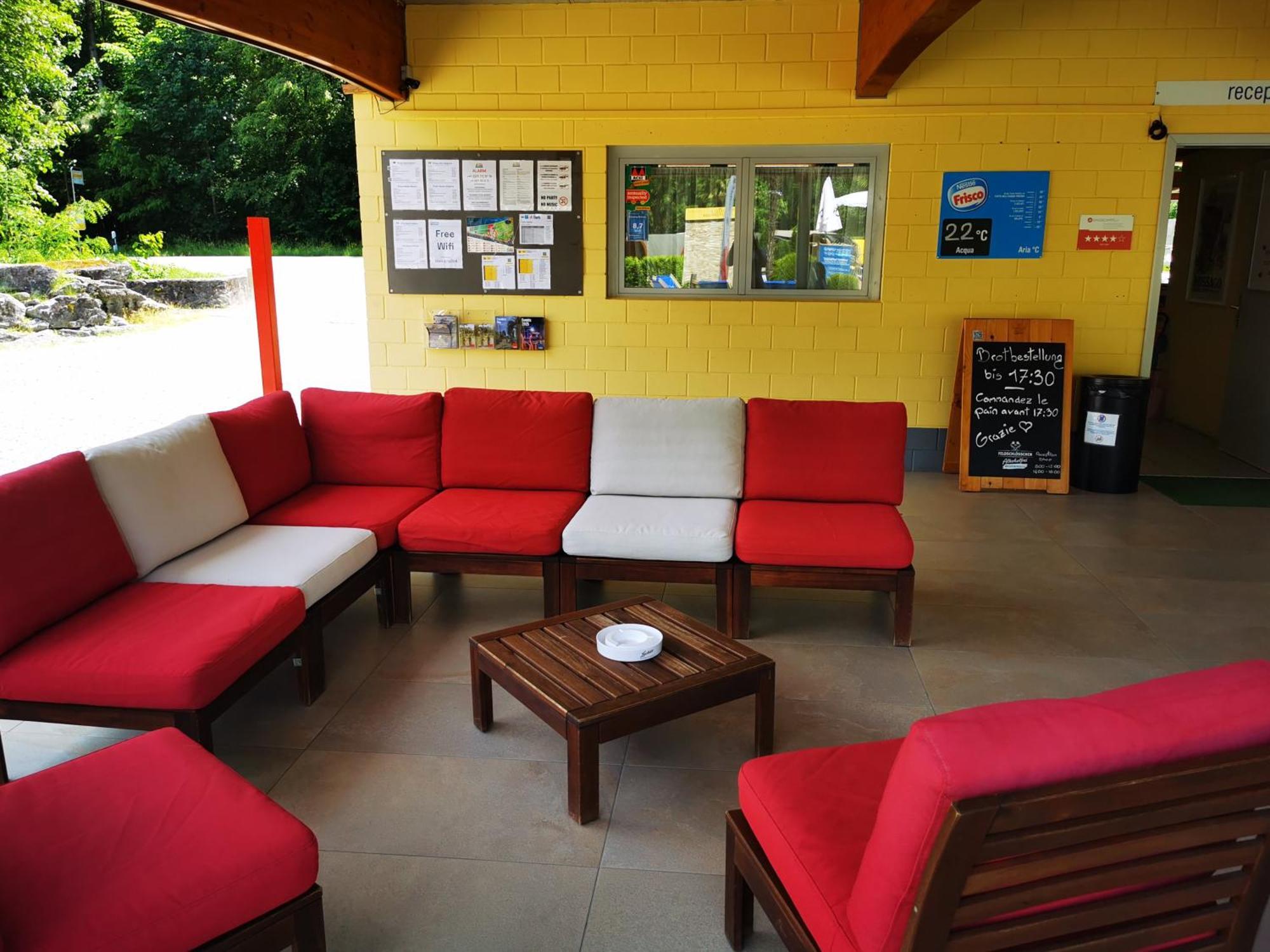 Camping Melezza Losone ภายนอก รูปภาพ